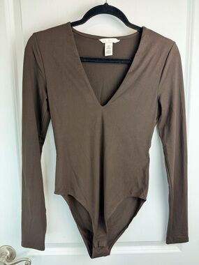 H&M Brown V-Neck Long Sleeve Bodysuit